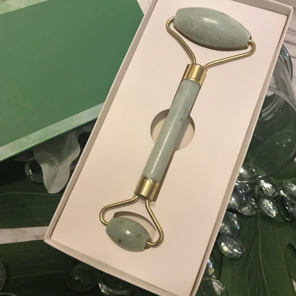 Sherrie Matthews acupuncture jade stone roller